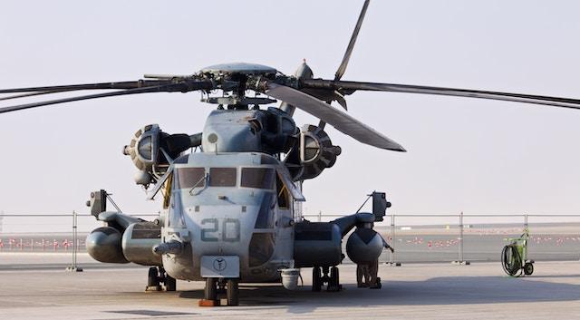 L'armée s'entraîne - attention aux bruits à Ras Al Khaimah