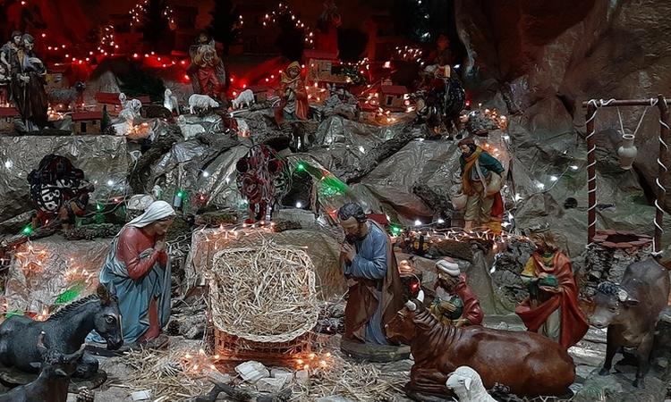 EXPOSITION DE CRECHES DE NOEL A LA CATHEDRALE DE TUNIS