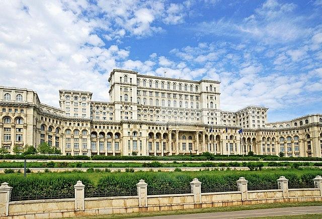 640px-Romania-1170_-_Palace_of_the_Parliament_(7557749966)