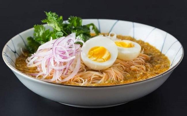 Le mohinga, plat traditionnel birman pour le petit-déjeuner