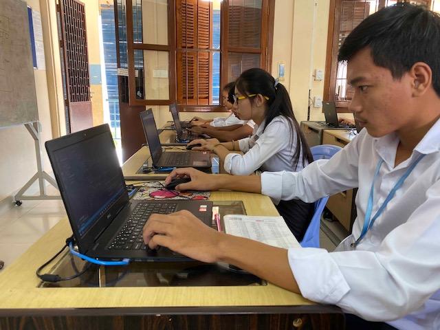 passerelles numériques ong cambodge