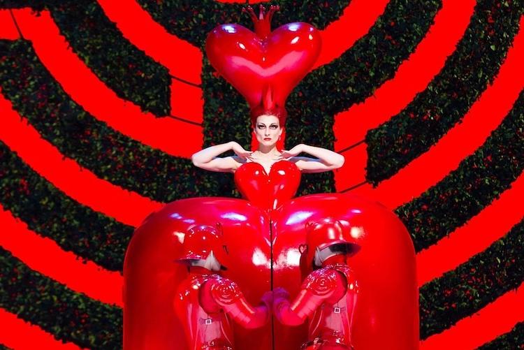 Alice Pays Merveilles Londres Exposition