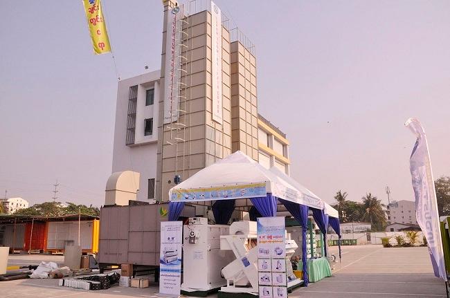 Le premier séchoir à riz entièrement conçu et fabriqué en Birmanie