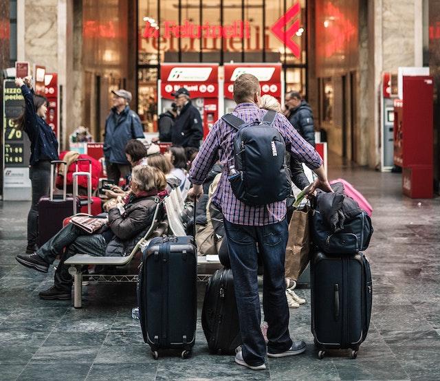 Les personnes bloquées aux EAU pourront y rester légalement