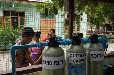 purificateur d'eau ayeyarwady en Birmanie