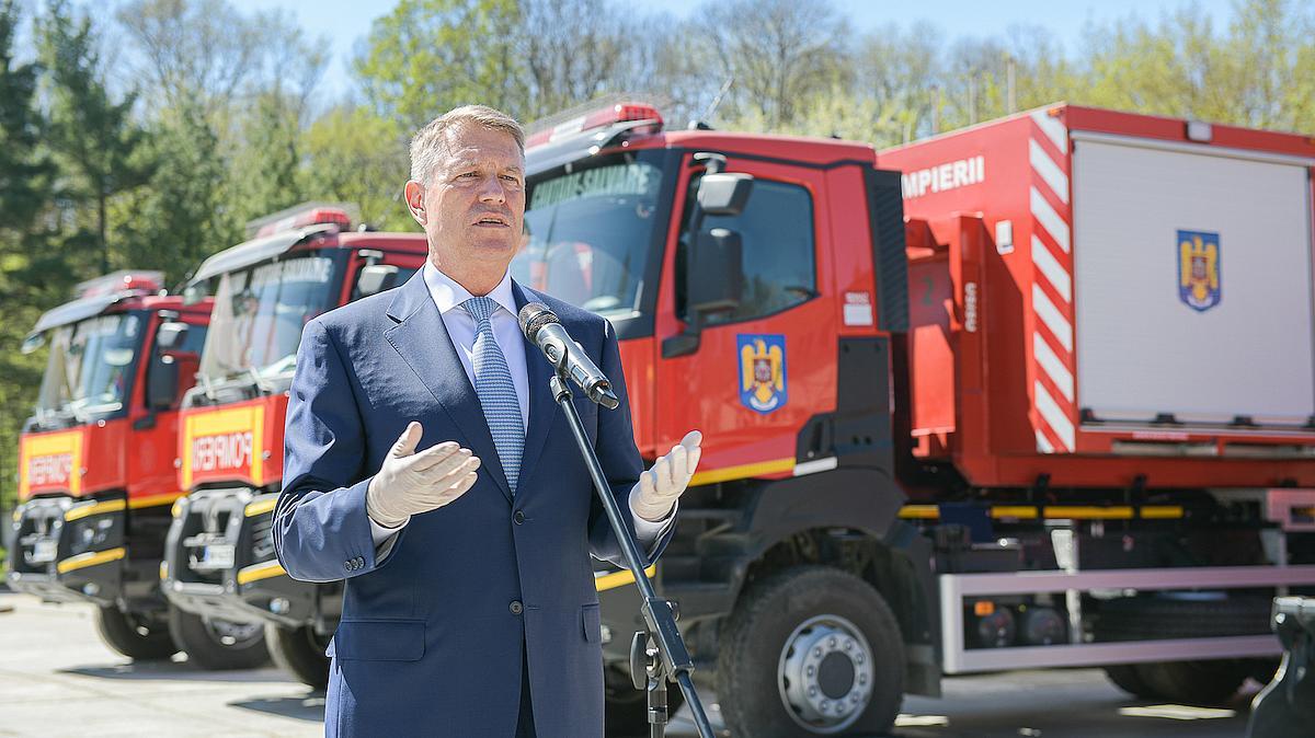 klaus iohannis président de Roumanie demande aux roumains de rester chez eux à Pâques coronavirus