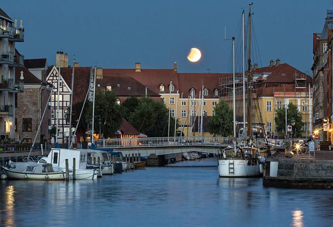 Eclipse lune Copenhague, Eddy Métais photo
