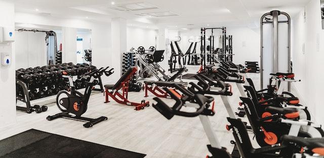 Les salles de sports ont reçu les suggestions pour leurs réouvertures… mais pas de date