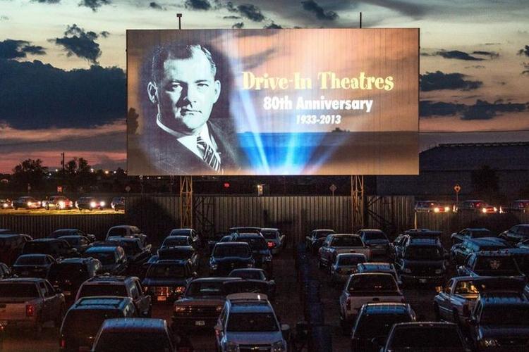 Drive-In Cinema sydney mov'in car