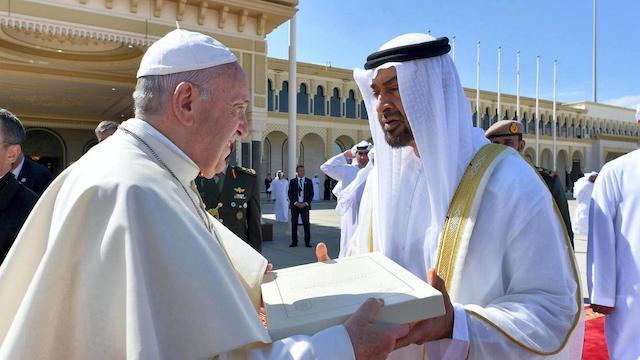 Le Prince Héritier d’Abu Dhabi et le Pape François discutent de l’après COVID-19