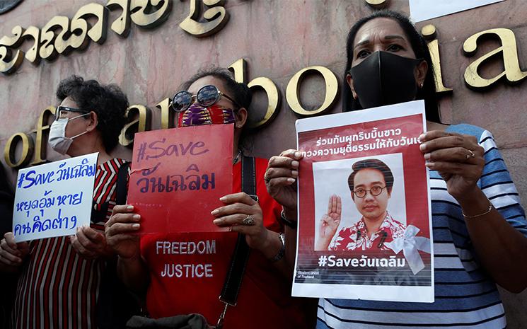 Manif-disparition-Dissident-Thailandais-ambassade-Cambodge