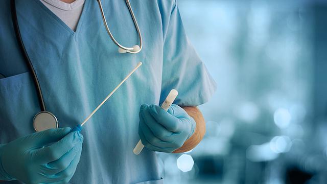 Vous souhaitez rentrer aux EAU ? Pensez à vous faire dépister du COVID