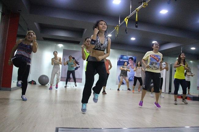 Un cours de Zumba en Birmanie