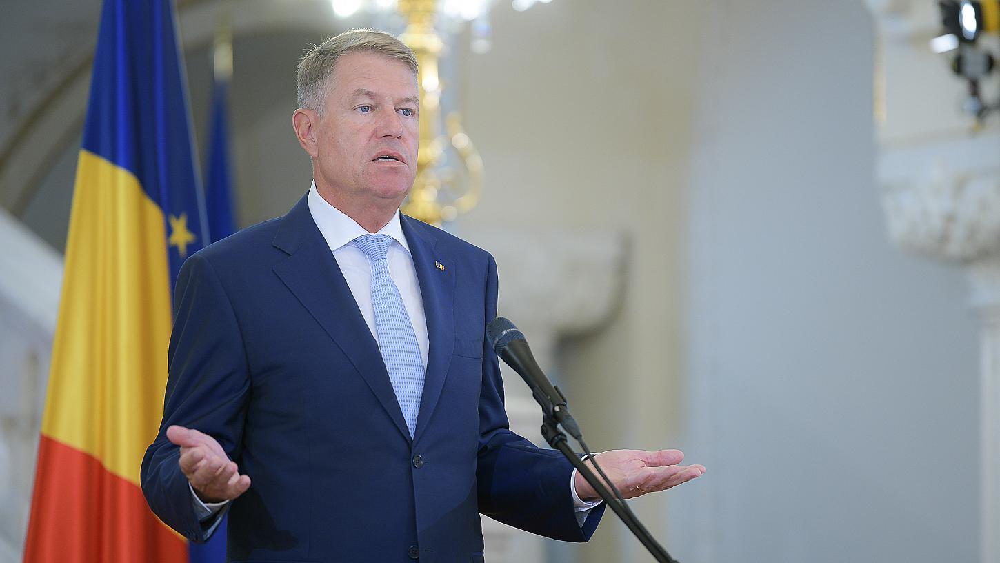 règles de mise en quarantaine, d'isolement et d'admission justice politique roumanie coronavirus PSD président Klaus Iohannis
