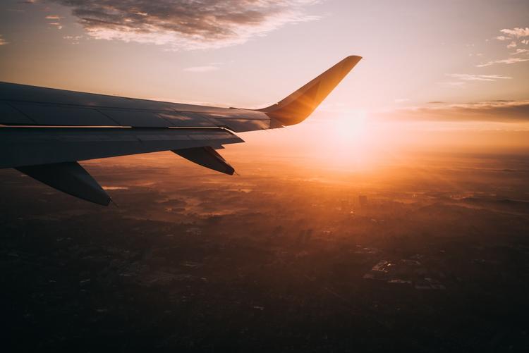 voyage avion nils nedel-unsplash