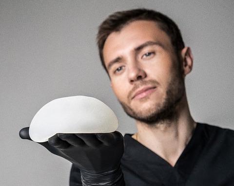 plastic-surgeon-5242606_960_720_0