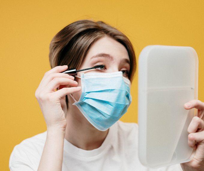 COVID-19 maquillage masque