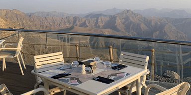 Restaurant hauteur EAU