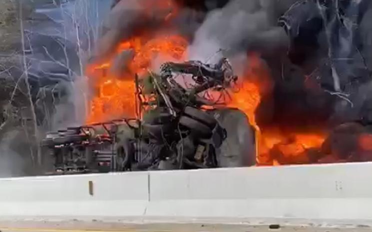 Accident-Camion-citerne-Lamphun-v2_0