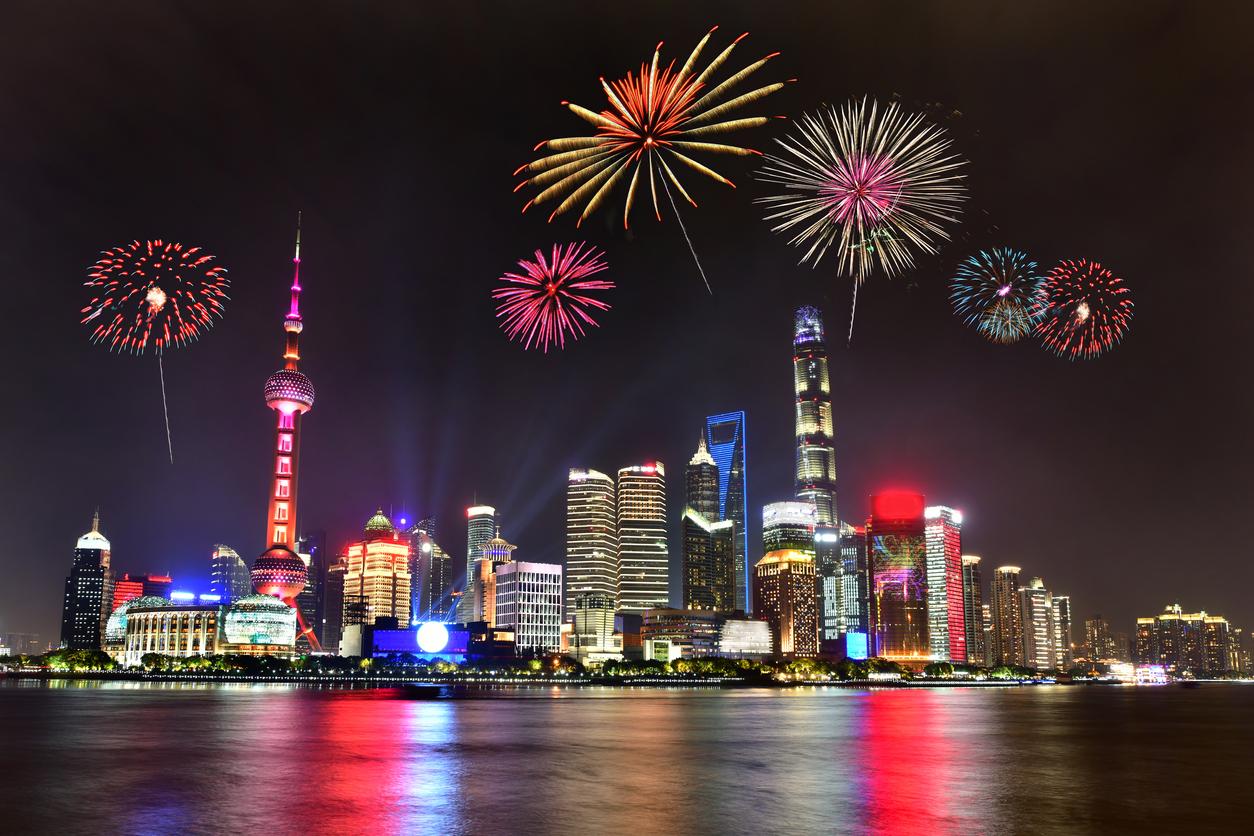 L2F-Dec-19-pic-China-New-Years-Eve-Shanghai-fireworks-iStock-1189325269