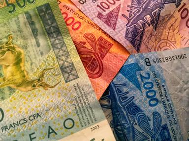 Exposition de tous les billets de banque en francs CFA