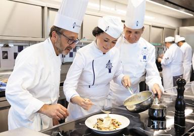 Le Cordon Bleu Paris Chef Caussimon Etudiante Chef Briffard Cuisine