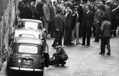 Meurtre pendant les années de plombs dans une rue de Rome