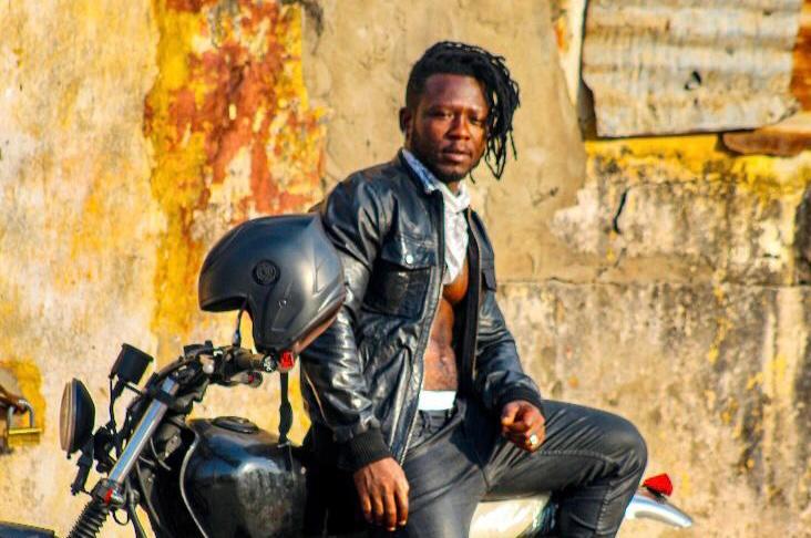 Charles Bada Bong’art artiste peintre et tatoueur au Bénin