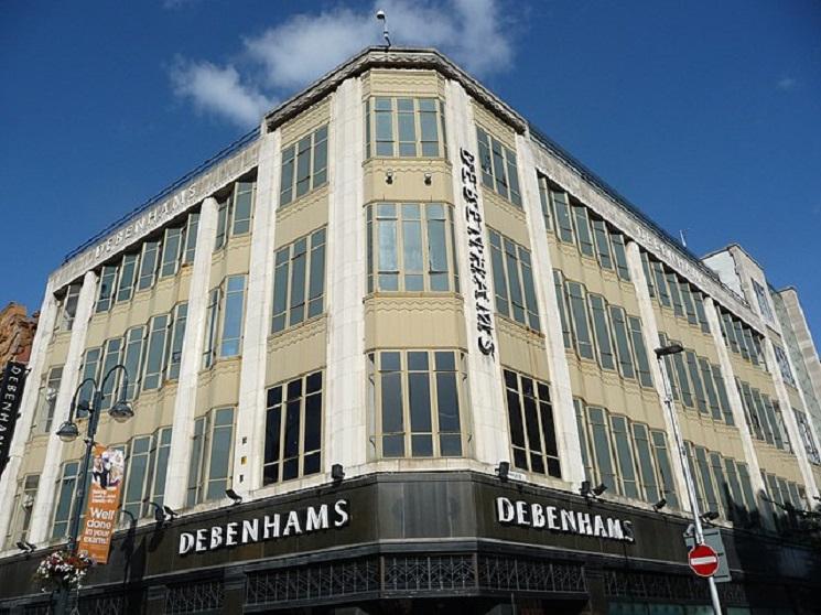 Vue d'un grand magasin Debenhams à Leeds
