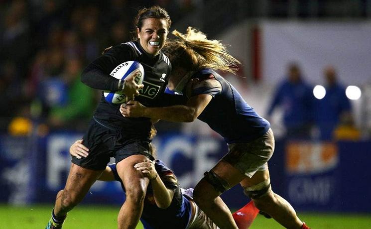 Deux francaises plaquent une Black Ferns