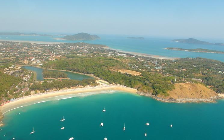 Vue de la plage de Rawai a Phuket