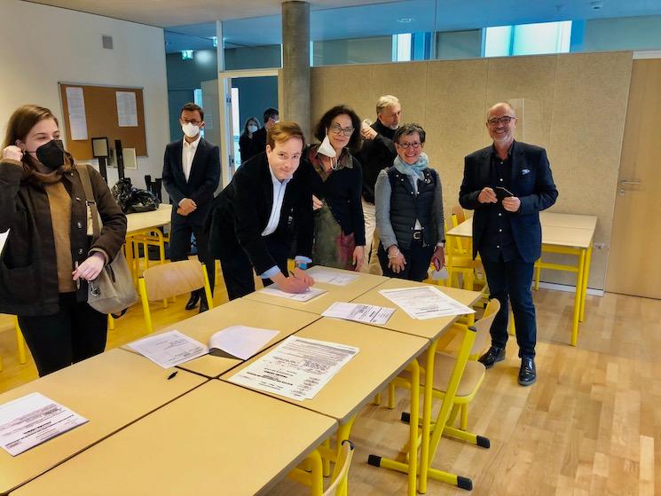 Signature du procès verbal du bureau de vote de Vienne