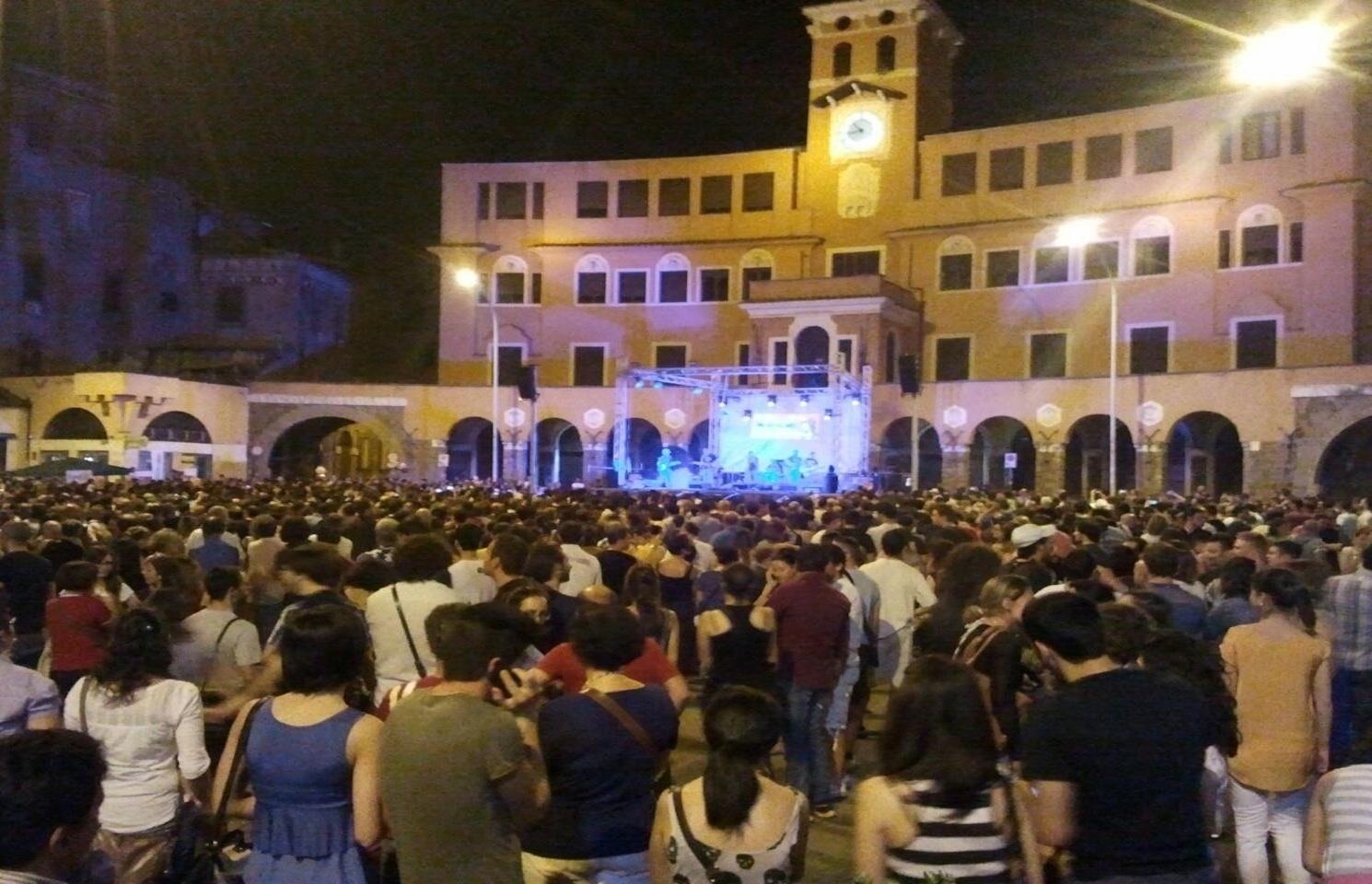 Vue sur le concert annuel en l'homme de Rino Gaetano