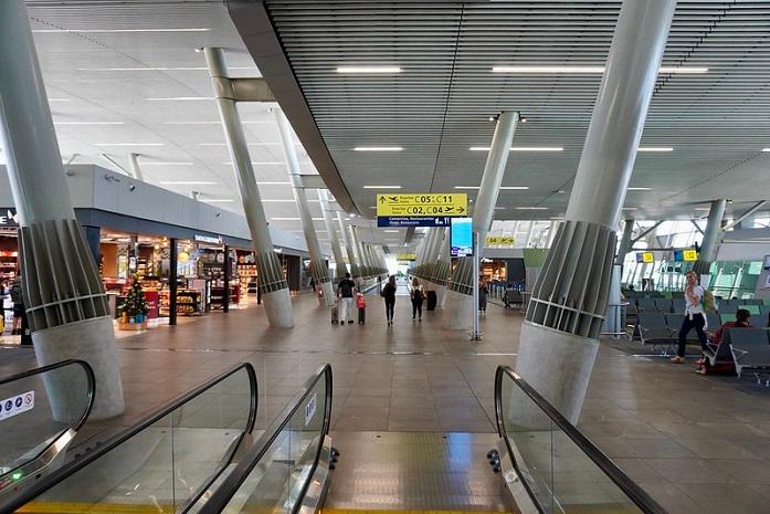 l'aeroport de santiago est vide