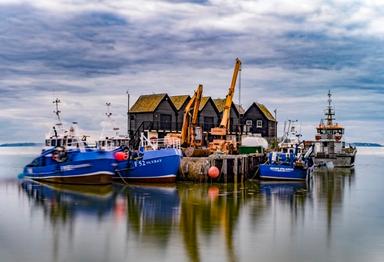 Des bateaux de pêche à Whitstable au Royaume-Uni