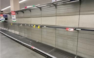 étagères vides dans un magasin de sydney