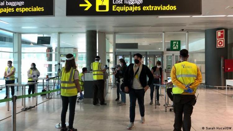 Arrivée de passagers à l’aéroport
