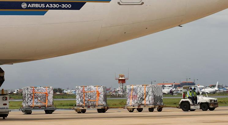 Arrivée de vaccins chinois au cambodge