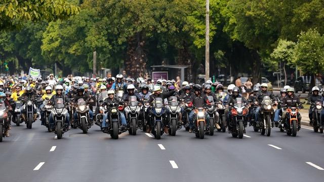 Bolsonaro à moto à Rio
