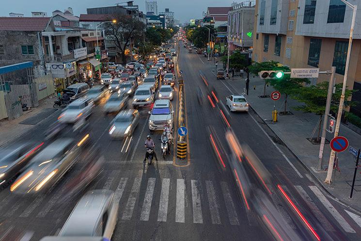 Circulation automobile a phnom penh©️Manuth_Buth_UNDPCambodia_0Z5A8241