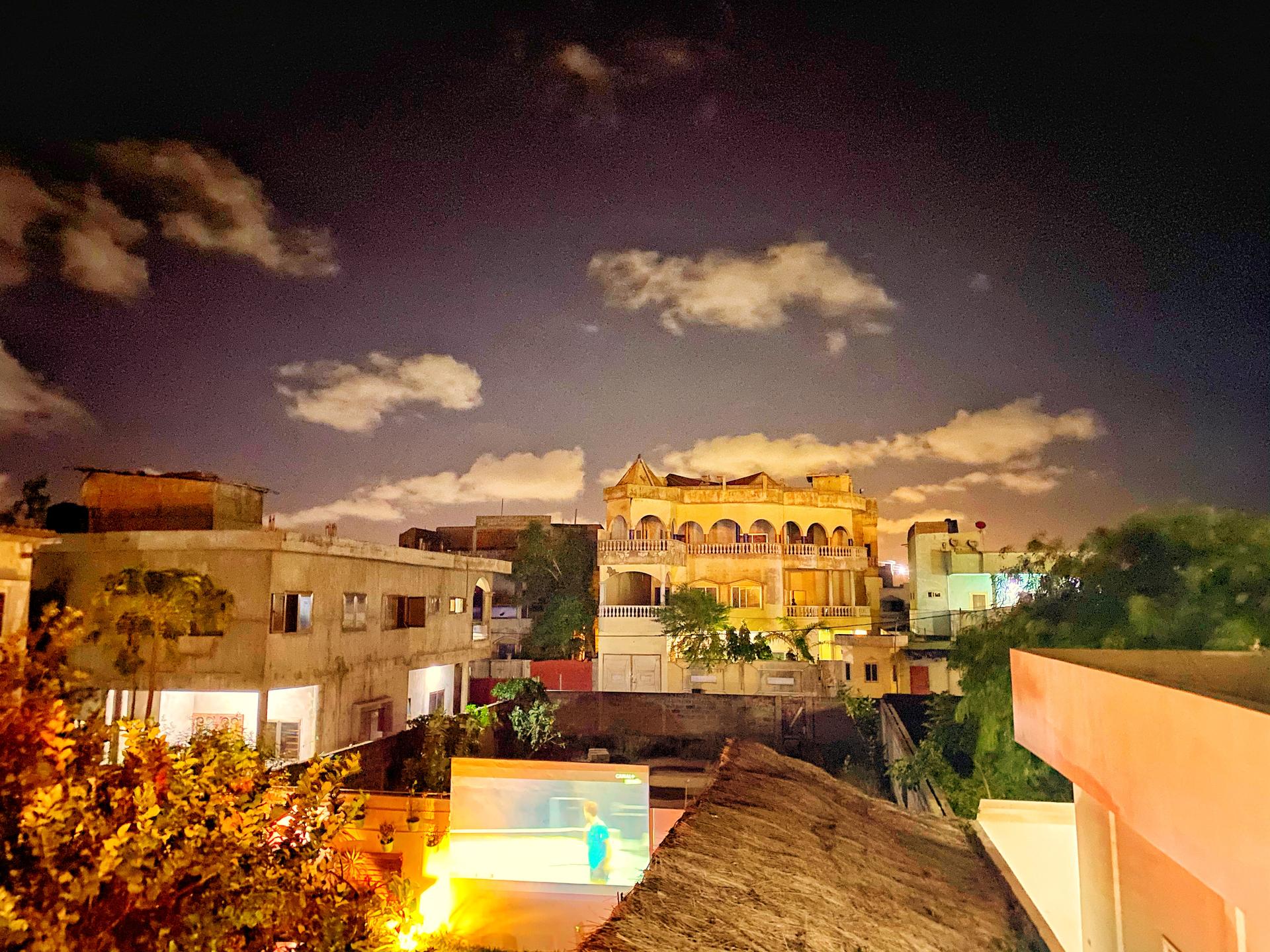 Vue de la terrasse du Limbo bar restaurant de Cotonou