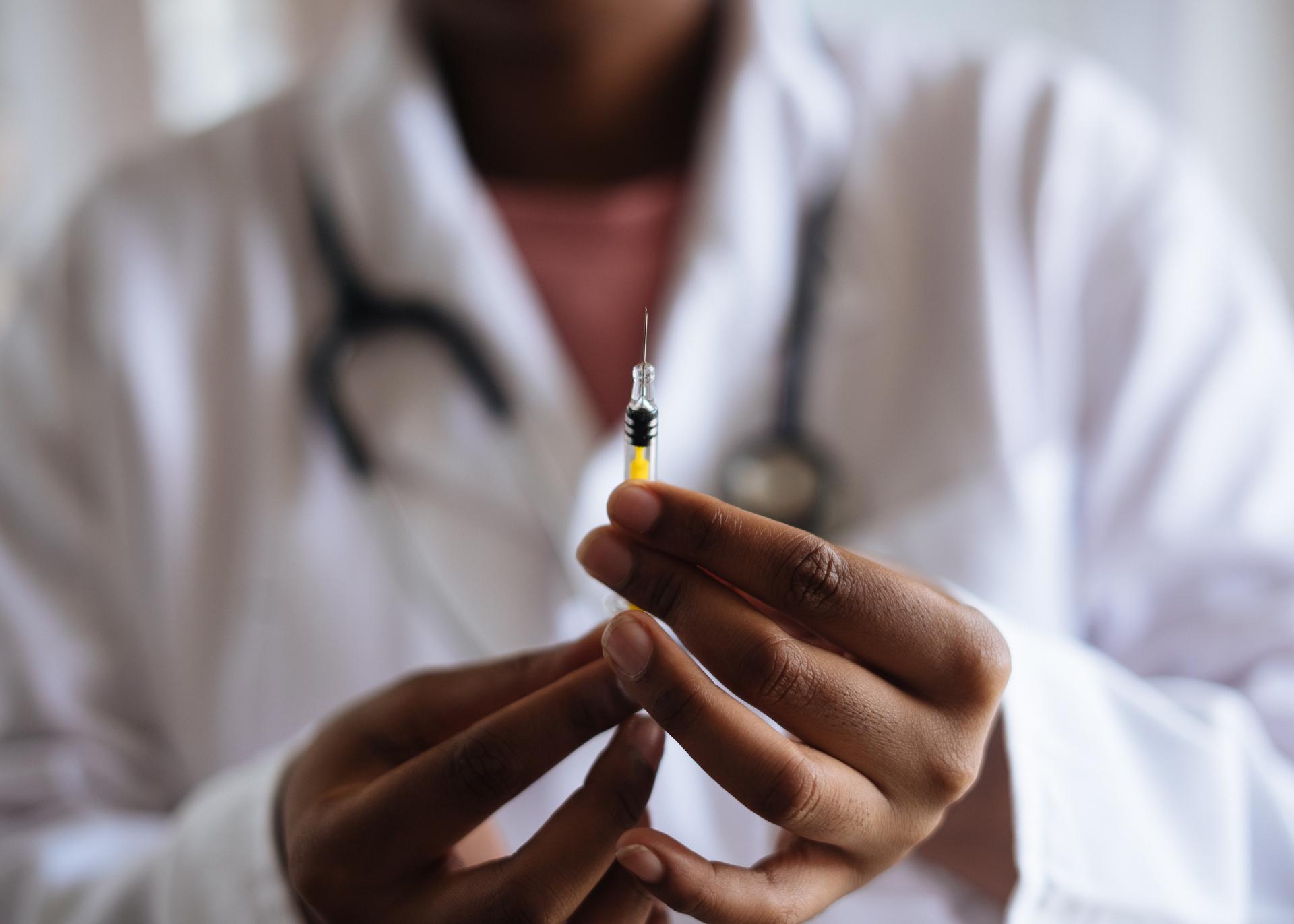 un vaccin en Grèce pour les 18-27 ans