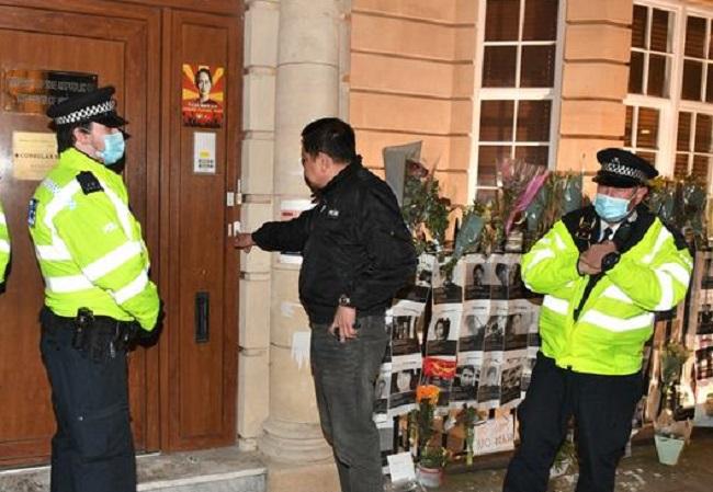 diplomate desobeissance civile birmanie