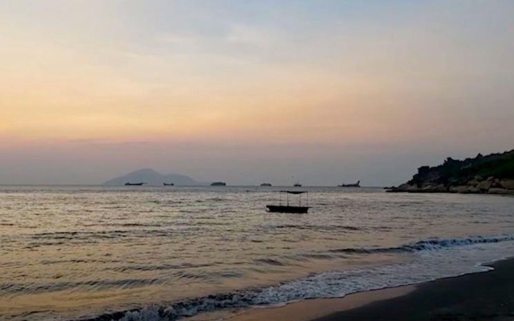 la plage de Lung Kwu Tan à Hong Kong