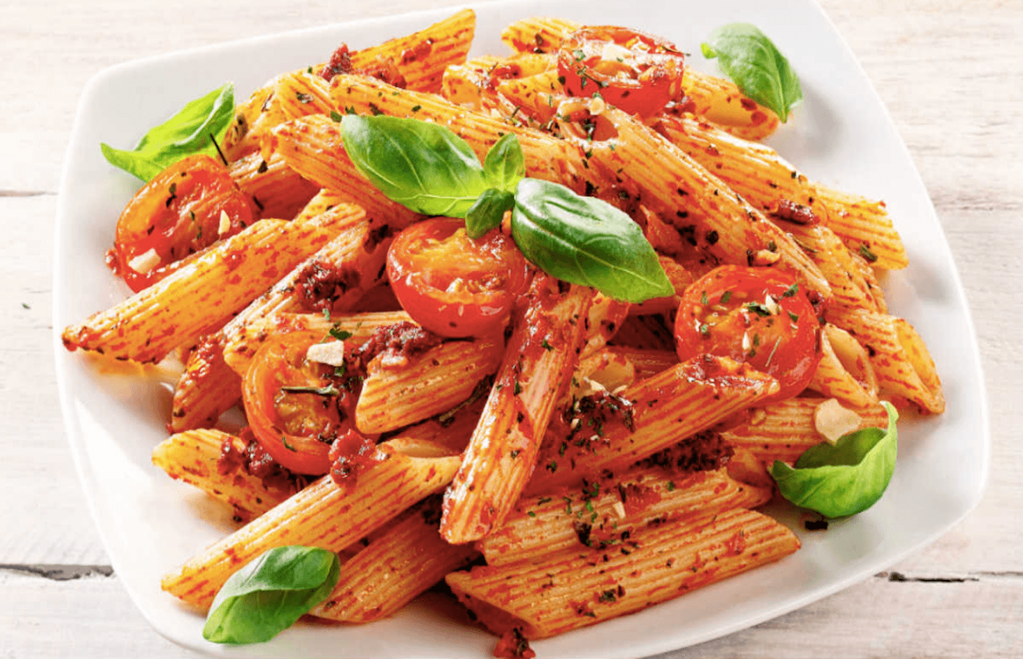 Une assiette de Penne all'arrabbiata