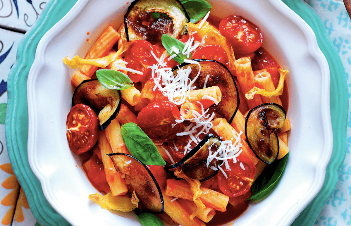 Une assiette de pasta alla Norma