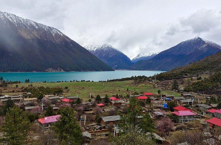 Nyingchi au Tibet à 20km de l'Inde