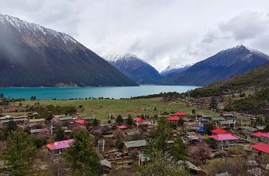 Nyingchi au Tibet à 20km de l'Inde