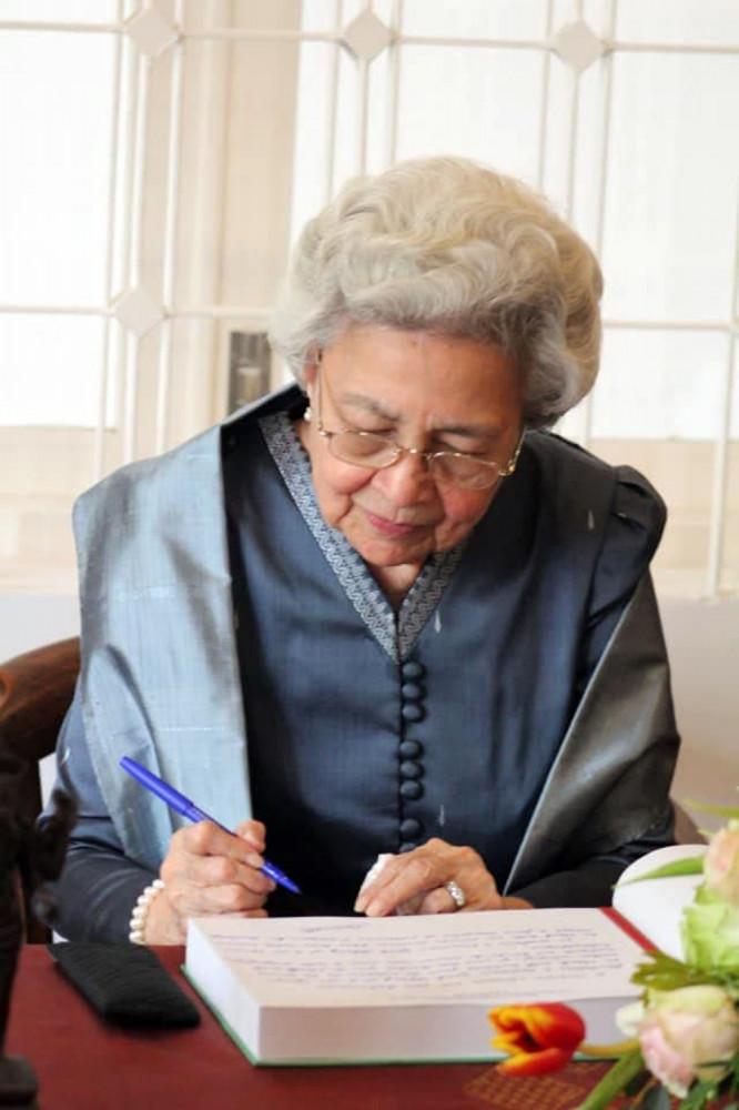 Sa Majesté la Reine-Mère Norodom Monineath Sihanouk