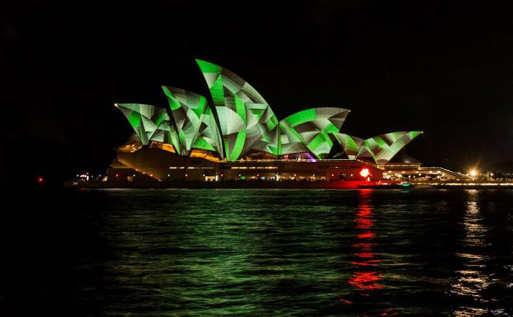 Théâtre de Sydney illuminé